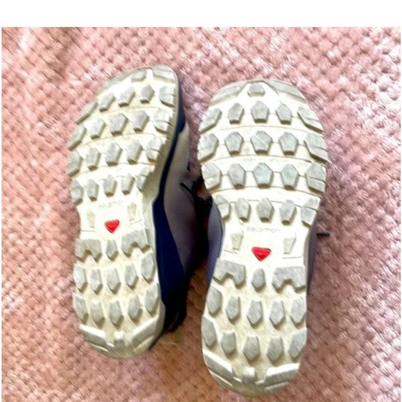 Salomon women’s Vaya Athletic Shoes - Navy and Gray - Picture 5 of 6